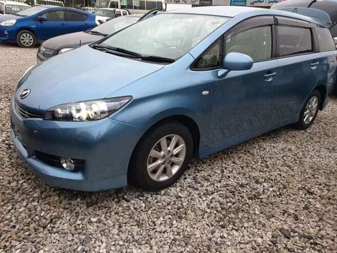 2010 Toyota Wish: Fully Equipped